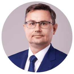Krzysztof /  Chief Servicing Officer